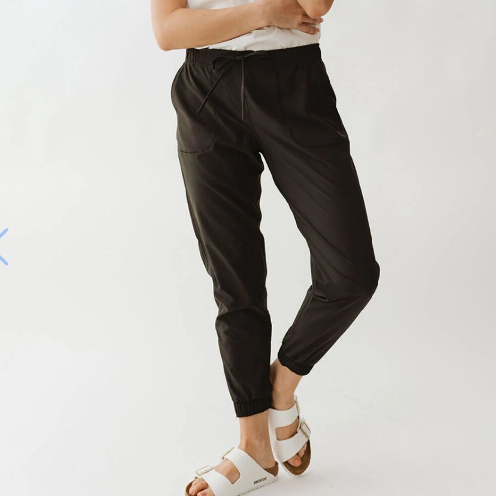 Albion Fit Womens Black Jetsetters Pants Size Medium Petite